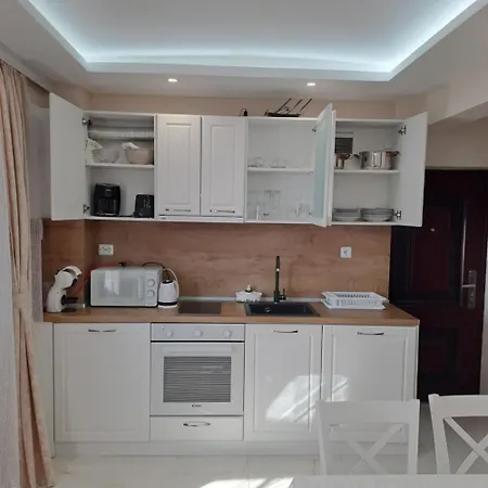 амира 3 Apartment Balchik