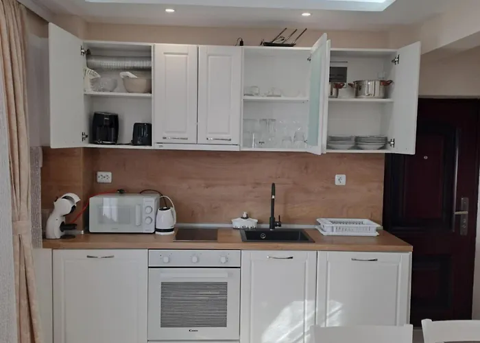 амира 3 Apartment Balchik